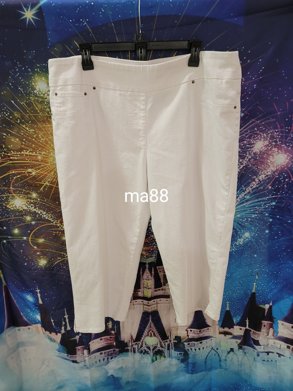 Ruby Rd. White Cropped Capris